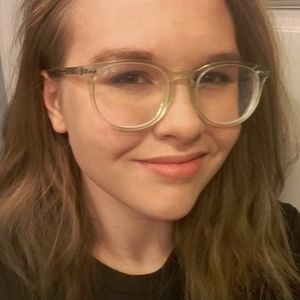 Meet your Posher, Claire